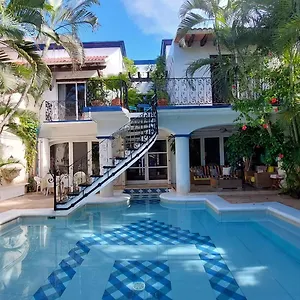 https://la-villa-du-golf-a-cancun-77500.quintano-roohotels.com